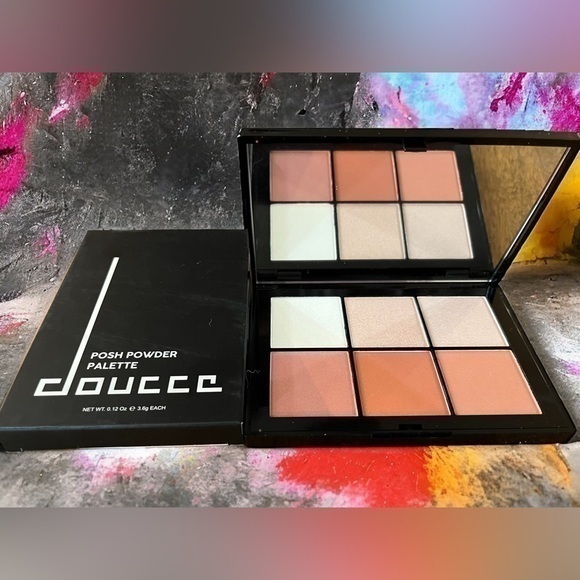 ✨ doucce Blush & Highlighting Palette - POSH POWDER PALETTE - Picture 1 of 4